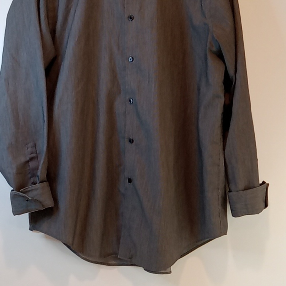 Calvin Klein Slim Fit Men's Size 17.5 34/35 Button Down Long Sleeve Shirt EUC! - Picture 3 of 16